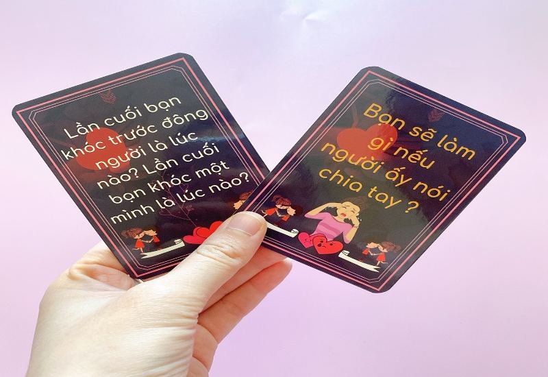 Bạn hãy thoải mái chia sẻ câu hỏi trên lá bài cho đối phương